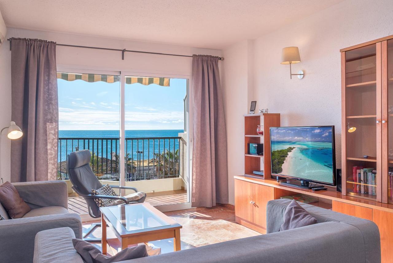 Apartment Beachfront With Sea View *